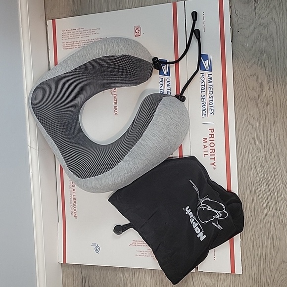 NAP FUN Gray travel memory foam neck pillow with case - Picture 3 of 10